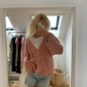 Stickad kofta - Stickad rosa kofta från asos storlek XS