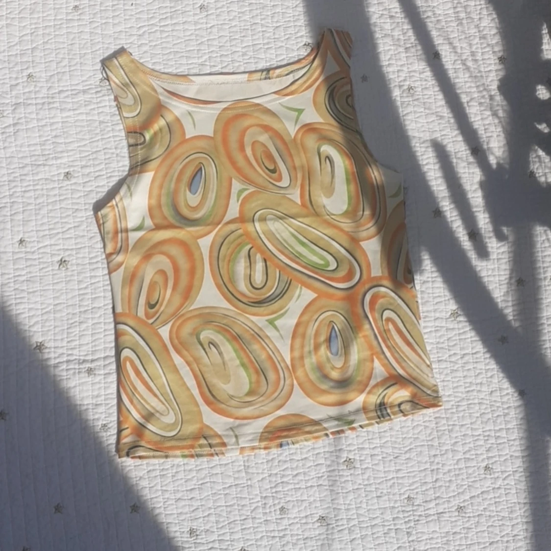 Abstract 90 tals top