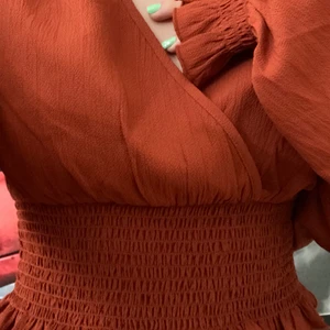 GinaTricot blus  - Blus från GinaTricot. Köpte för några år sedan och säljer pga inte min stil. Använd fåtal gånger och är i mkt bra skick. 