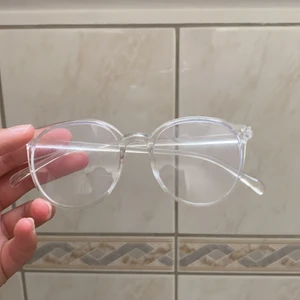 Super fina glasögon - Super fina plast glasögon från shein. Super snygg detalj till en outfit. Aldrih använda.