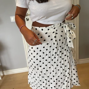 Kjol - Prickig kjol från & other stories