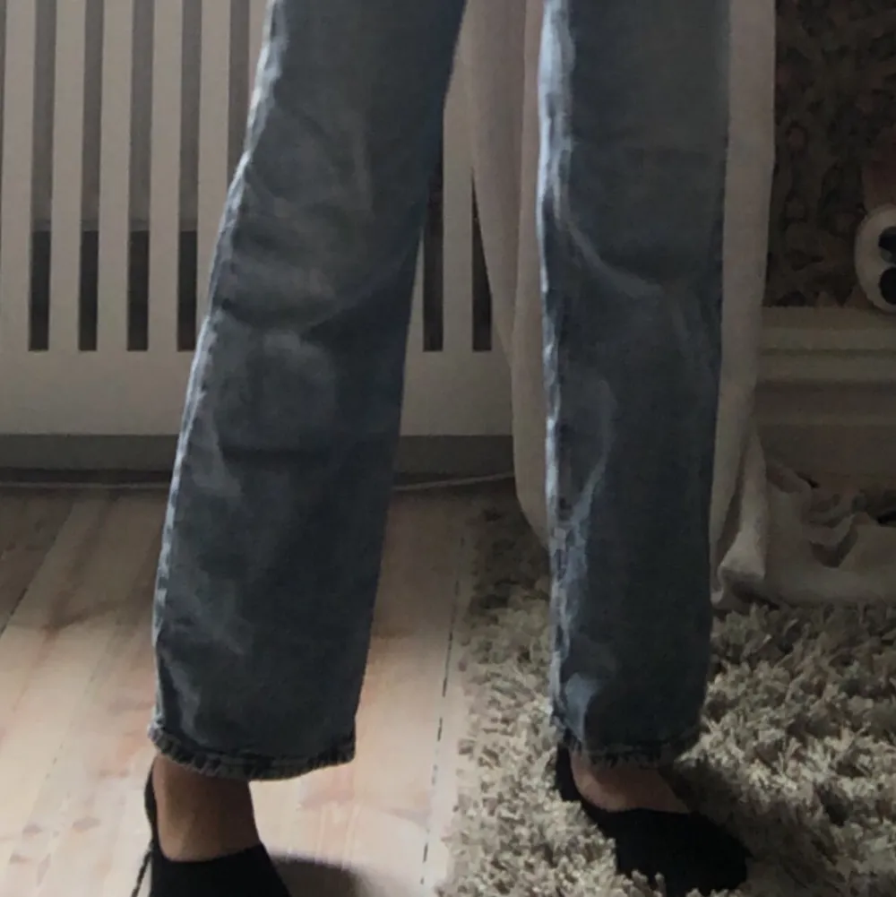 Säljer nu mina gamla favorit jeans ifrån Lindex i strl 152 säljer pg av att jag inte tycker att jag passar i dom längre… frakten kostar 66! 🥰. Jeans & Byxor.