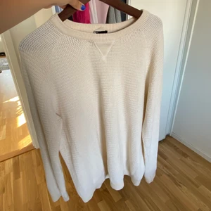Stickad tröja  - Köpt en stickad tröja på second hand på herr