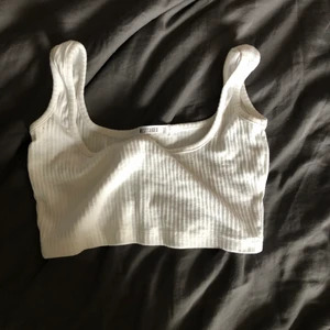 Topp - Topp i ribbat tyg