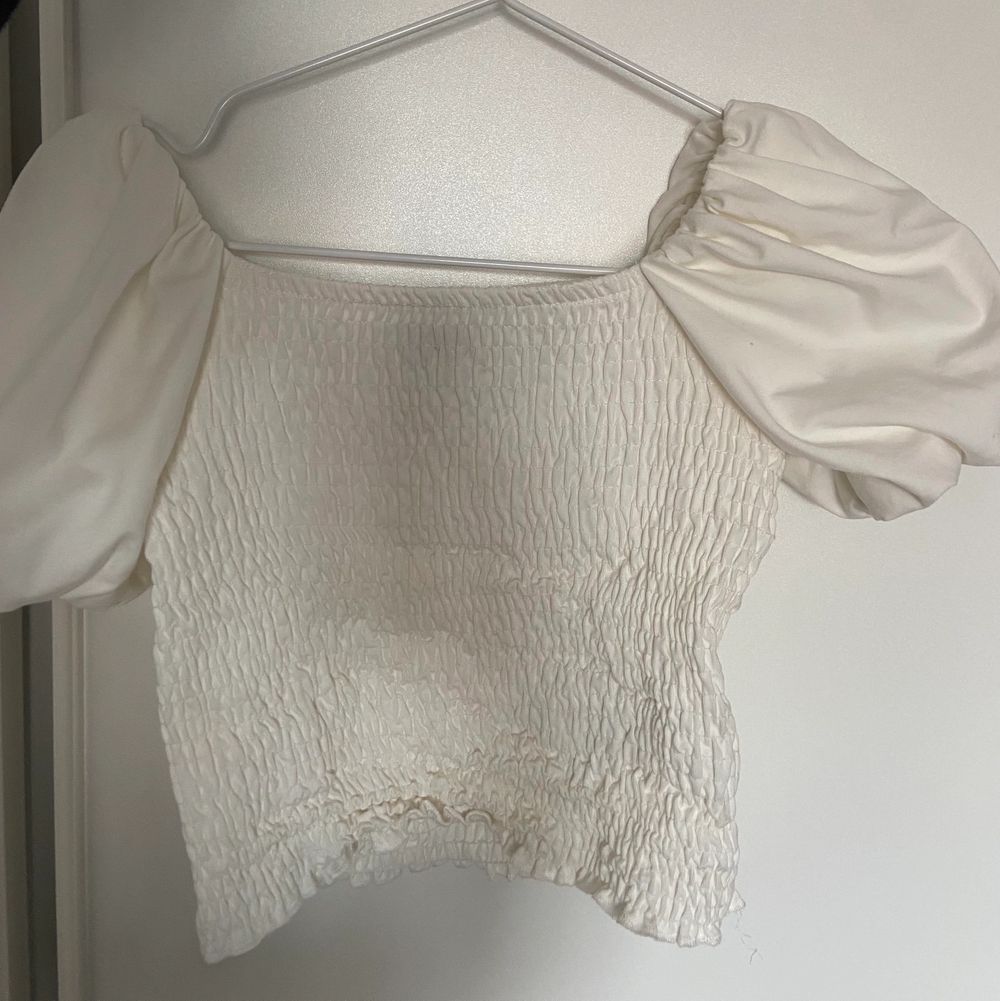 Jättefin tröja med puffärm ifrån gina tricot! 100+frakt💕 Knappast använd!. Toppar.