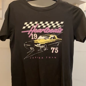 T-shirt  - T-shirt med tryck i strl S