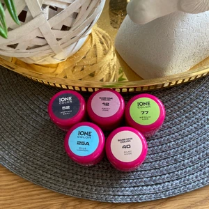 Gellack geléfärg gelenaglar - Säljer dessa 6 gellack för gelenaglar från Base ONE. Den gråa är oanvänd och de andra är testade en gång. 50kr styck, alla för 300. På bild 2 finns ett till gellack som inte kom med på bild 1. Gratis frakt om du köper 2 eller fler📦 snälla hör endast av er om ni är intresserade av att köpa. Skriv inte för skojs skull eller för att försöka pruta⭐️
