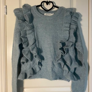 Stickad tröja från Carin Wester.  - Stickad tröja från Carin Wester i storlek xs. 38% alpacka 32% polyamid 35% ull 5% elastan 
