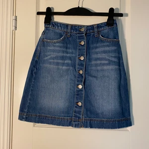 Jeanskjol  - Kjol från hm i storlek 34
