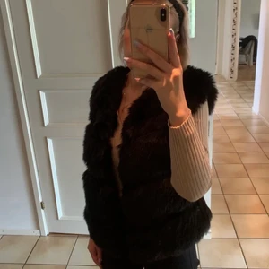 Pälsväst  - Super fin pälsväst, storlek S/M 🌺 