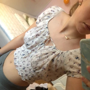 Topp - Storlek L men passar mig som är S