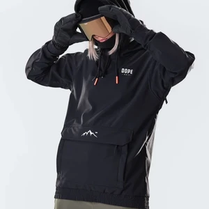 Snowboard/skidjacka  - Säljer denna snygga snowboard jacka då den knappt kommer t användning, använd endast 2ggr så ser ut exakt som på bilden! Ifall de önskas bilder så skickar jag gärna:) Stolek S men lite oversize i modellen. 🌟🌟