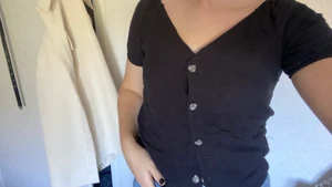 Kortarmad skjorta från NAKD - Aldrig använd, väldigt skön  linne skjorta!  Köparen står för frakt. Hör av er vid frågor🥳