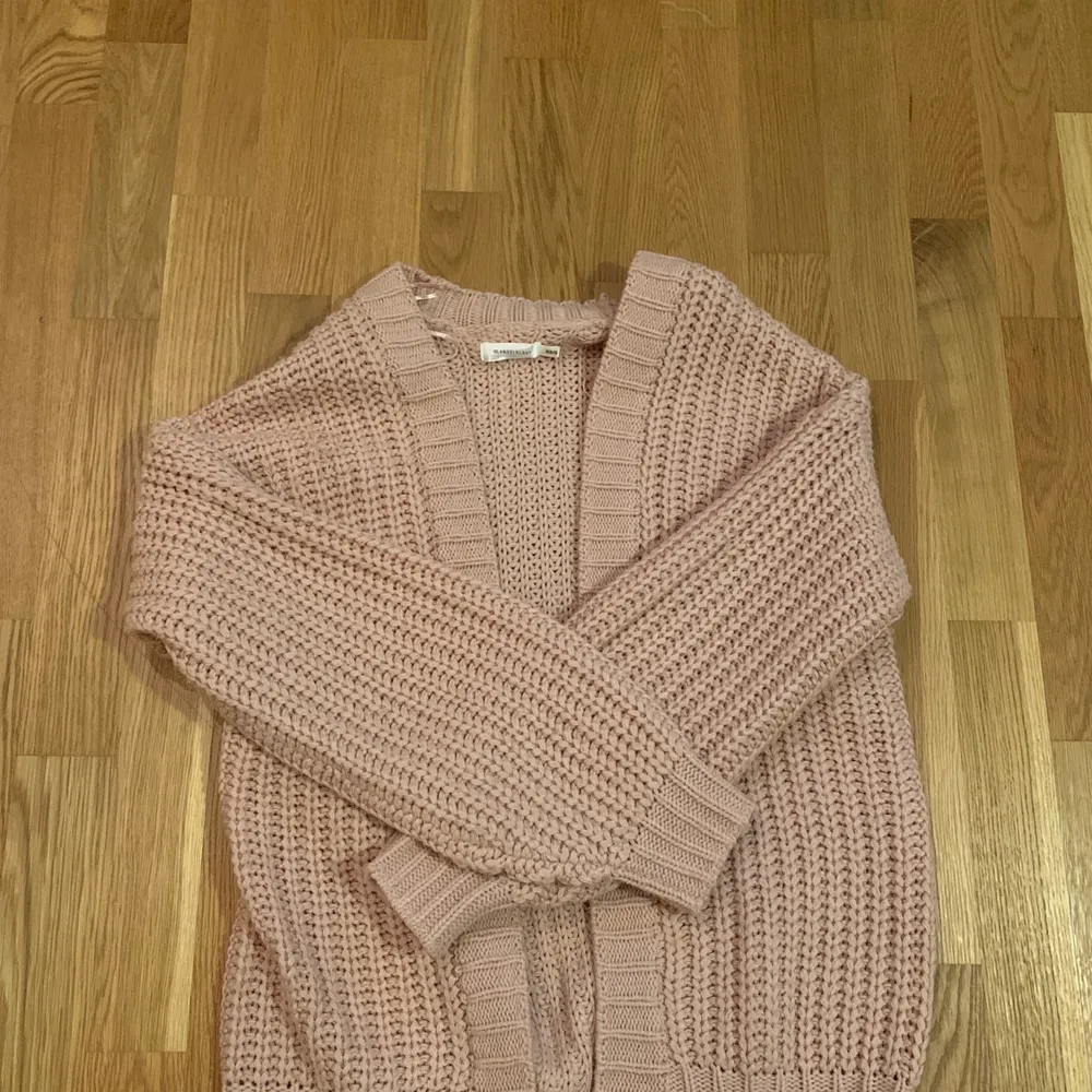 Pink cardigan. Very comfy and warm. Tröjor & Koftor.