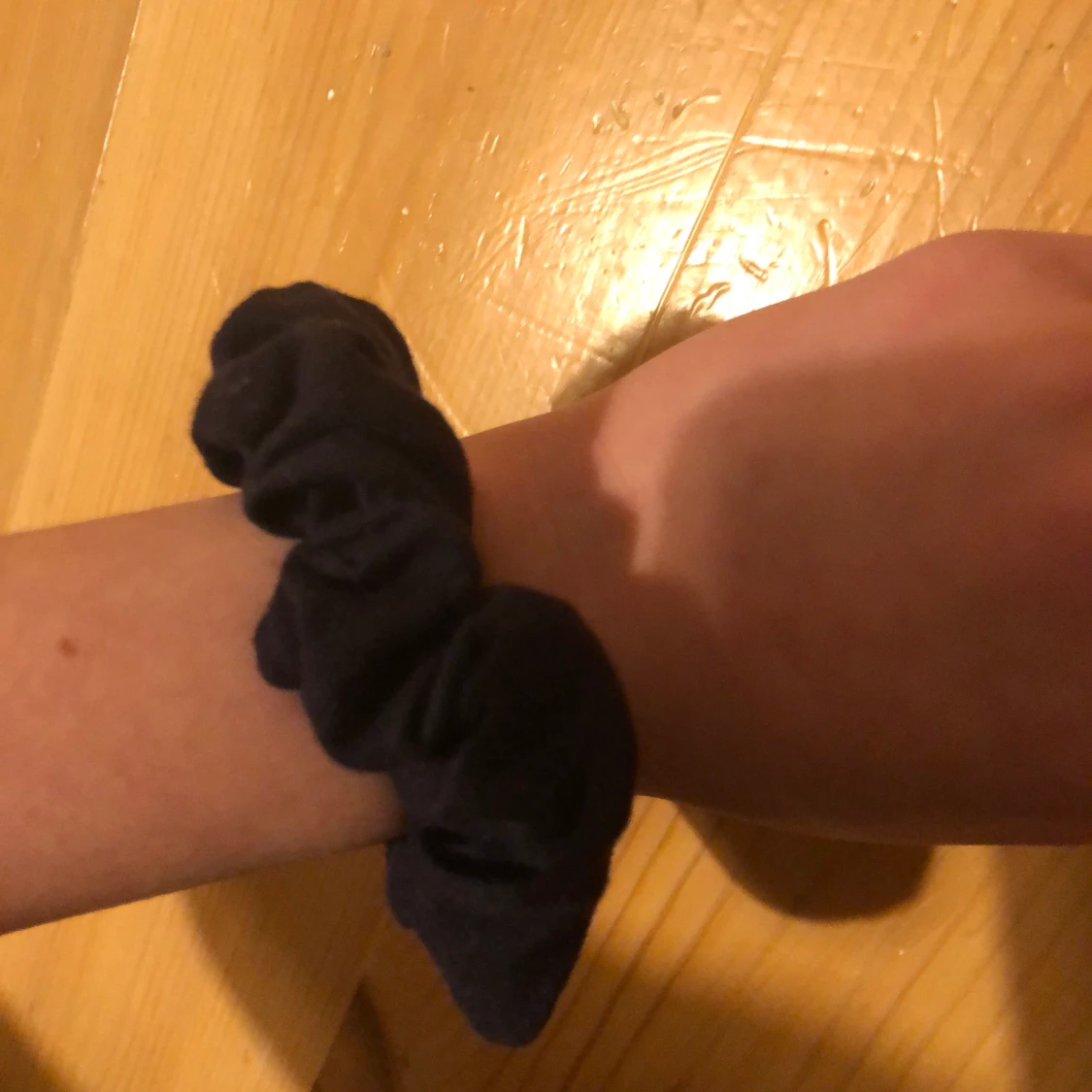 GULLIG, BILLIG OCH TRENDIG SCRUNCHIE! - 90