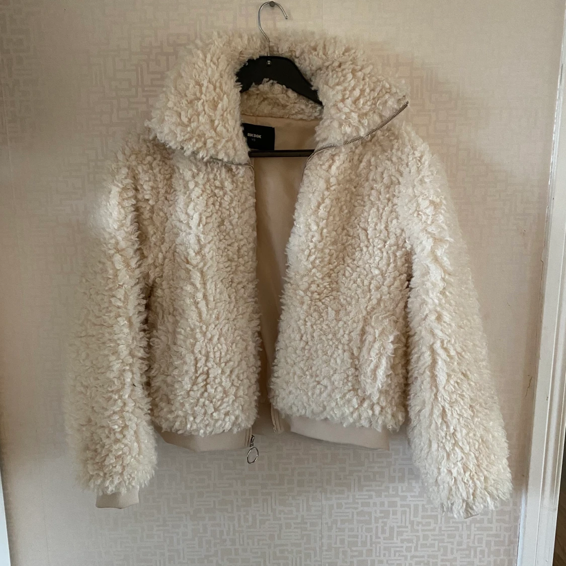 Vit fluff jacka 