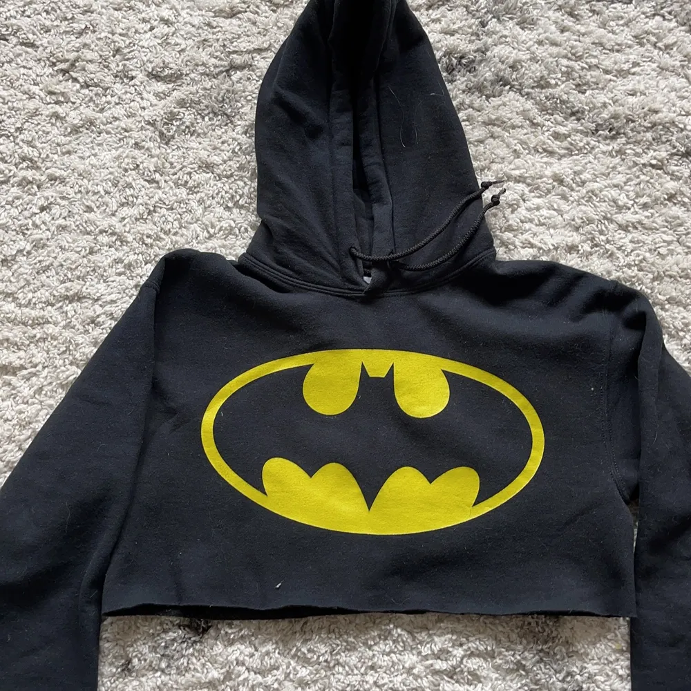 Klippt Batman hoodie, SUPER mjuk och bekväm! Använd flertal gånger.. Tröjor & Koftor.