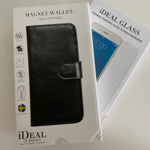 Skal för iPhone 7 ideal of sweden - Har ett helt oanvänt magnetiskt plånboksskal för iPhone 7 och ett oöppnat skärmskydd för iPhone 7 och 8. Säljer på grund av ny telefon. Går att köpa separat eller tillsammans. Skalet nypris 399kr skärmskydd nypris 249kr . Hör av er vid frågor🌸😊🤍