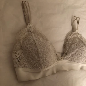 Vit bralette - Vit bralette från Ella m