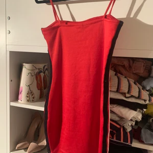 Röd klänning  - 🤍