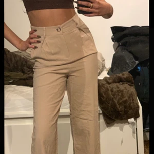 Linnebyxor 🤍 - Supersköna och luftiga linnebyxor⭐️ längden syns på andra bilden 