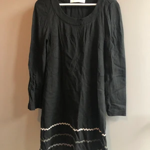 Malou Sander klänning - Jättefin klänning från Malou Sander💖 storleken är borta men passar s-l