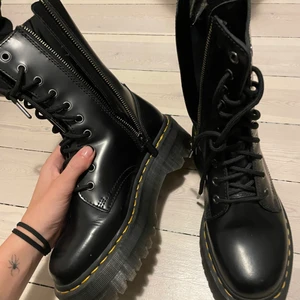 Dr martens Jason high - As snygga dr martens jadons i strl 38, använda 2-3 gånger men säljer pga fel storlek! Ny pris: 2000kr  