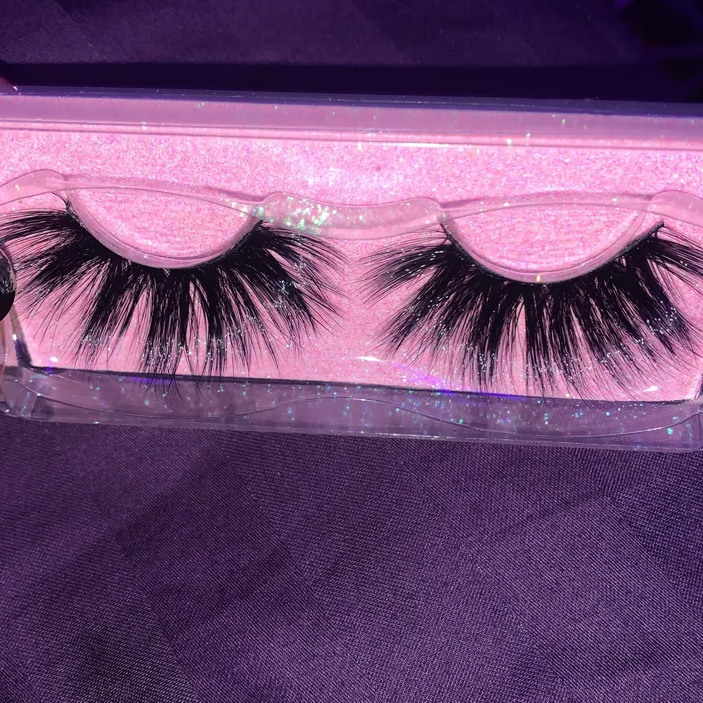 Baddie long lashes . Accessoarer.