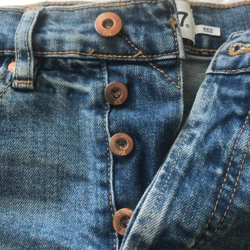Jeans kjol från lager 157. Säljer också för att den inte passar mig. ❤️. Kjolar.