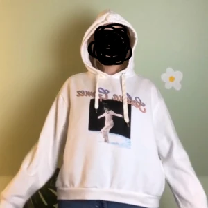 Hoddie st M,38 - Hoddie me Selina Gomes tryck på (pris kan diskuteras)