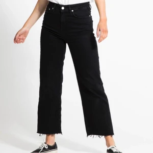 Storlek xs mycket längre i verkligheten jag är 1,67 - Lager 157 säljer för att jag inte andvänt den på ett tag och känner inte att det är min stil . Gillar dem mycket . Dem funkar på folk som har s och köpte dem för 300.