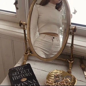 Polotröja River island strl 34 - Drömmig polotröja från River island🌙 storlek 34. I bra skick. Tveka inte med att kontakta oss för köp, frågor, mått etc!