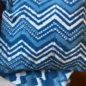 Blåtryck - Soffkudde i ren bomull               Egen import från Indien storlek 36x40 cm