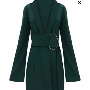 Kostymklänning  - Kostymklänning oanvänd 