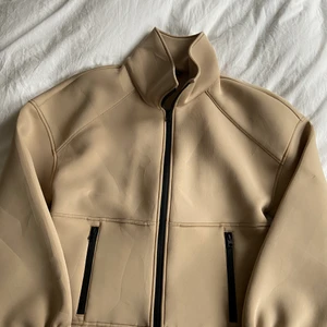 Cool jacka - Från Zara, mer som stor M