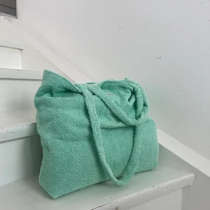 Mintgrön tote bag - Handsydd mintgrön tote bag💚💚 finns mer på instagram @bernhbernh 