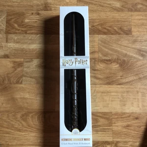 Hermione granger Trollstav! - Hermione grangers trollstav ifrån harry potter. Inga skador eller liknande. 