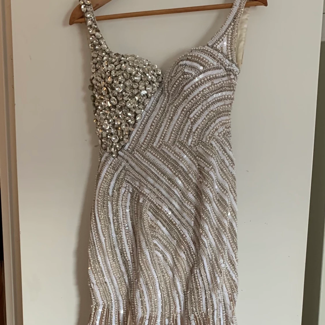 Skräddarsyd klänning