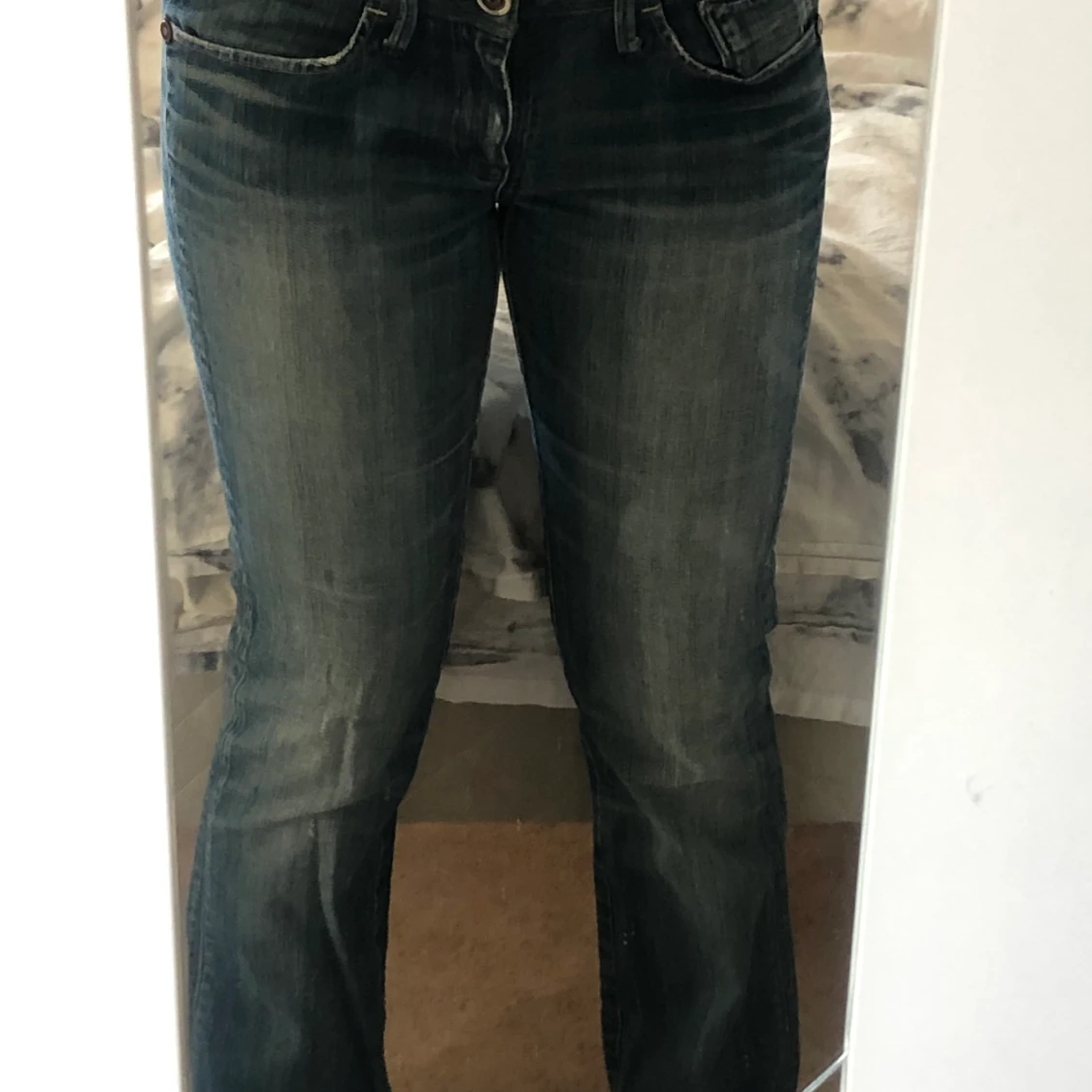Lågmidjade jeans.  - 90