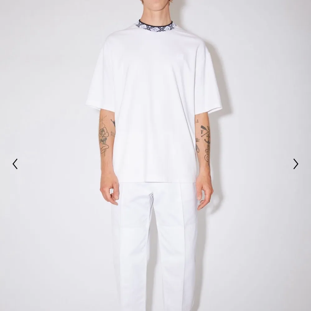 Helt ny Relaxed fit t-shirt från acne i strl M. Nypris 1700 kr. T-shirts.