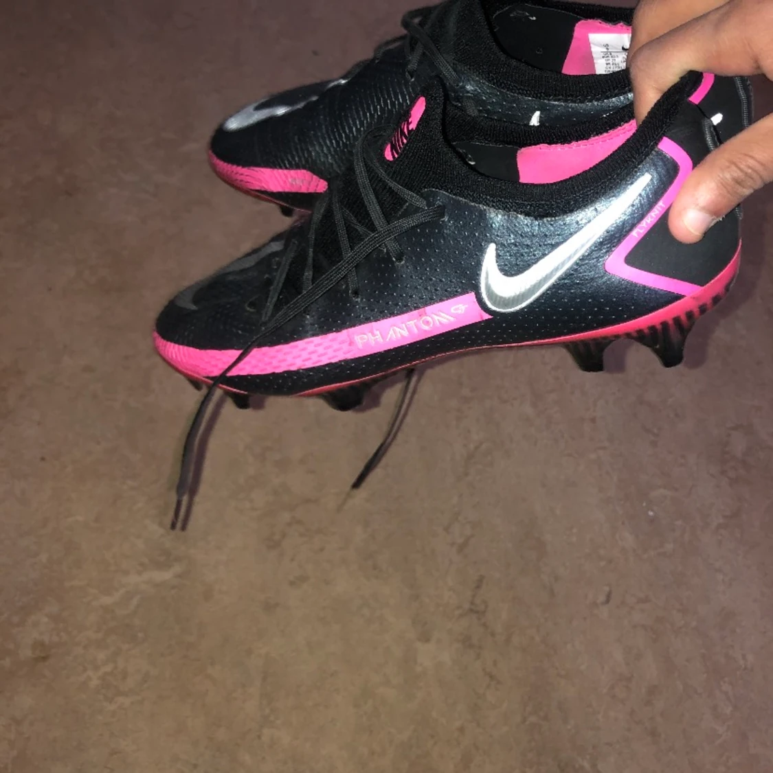 Nike fotbollsskor storlek 42,5 - 90