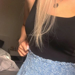 Svart body - Super fin och skön body i stl XS. Aldrig använd bara testad💞