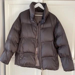 Puffer Jacket Massimo Dutti  - Storlek M men passar även S