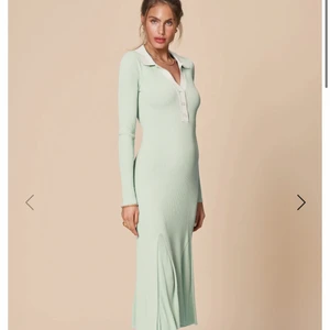 Adoore klänning  - Adoore klänning i storlek 34, jätteskön och sitter superfint. Kommer tyvärr inte till användning här.. 