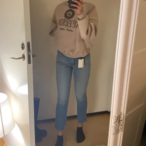 Tiger of sweden jeans - Jeans från tiger of sweden i storlek w27 & l30 vilket motsvarar XXS. De är jättefina och aldrig använda. Prislappen är på och de är köpta för 1600kr. Säljer för 1000kr då de aldrig är använda