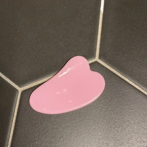 Gua sha - Gua sha från shein rosa använd sällan 