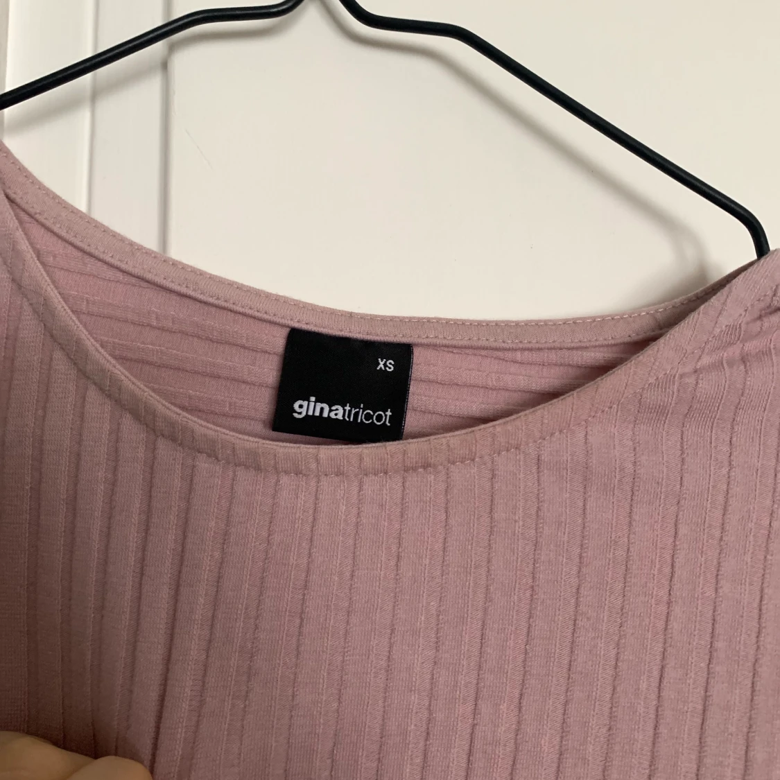 Rosa croppad tröja Gina Tricot  - 91