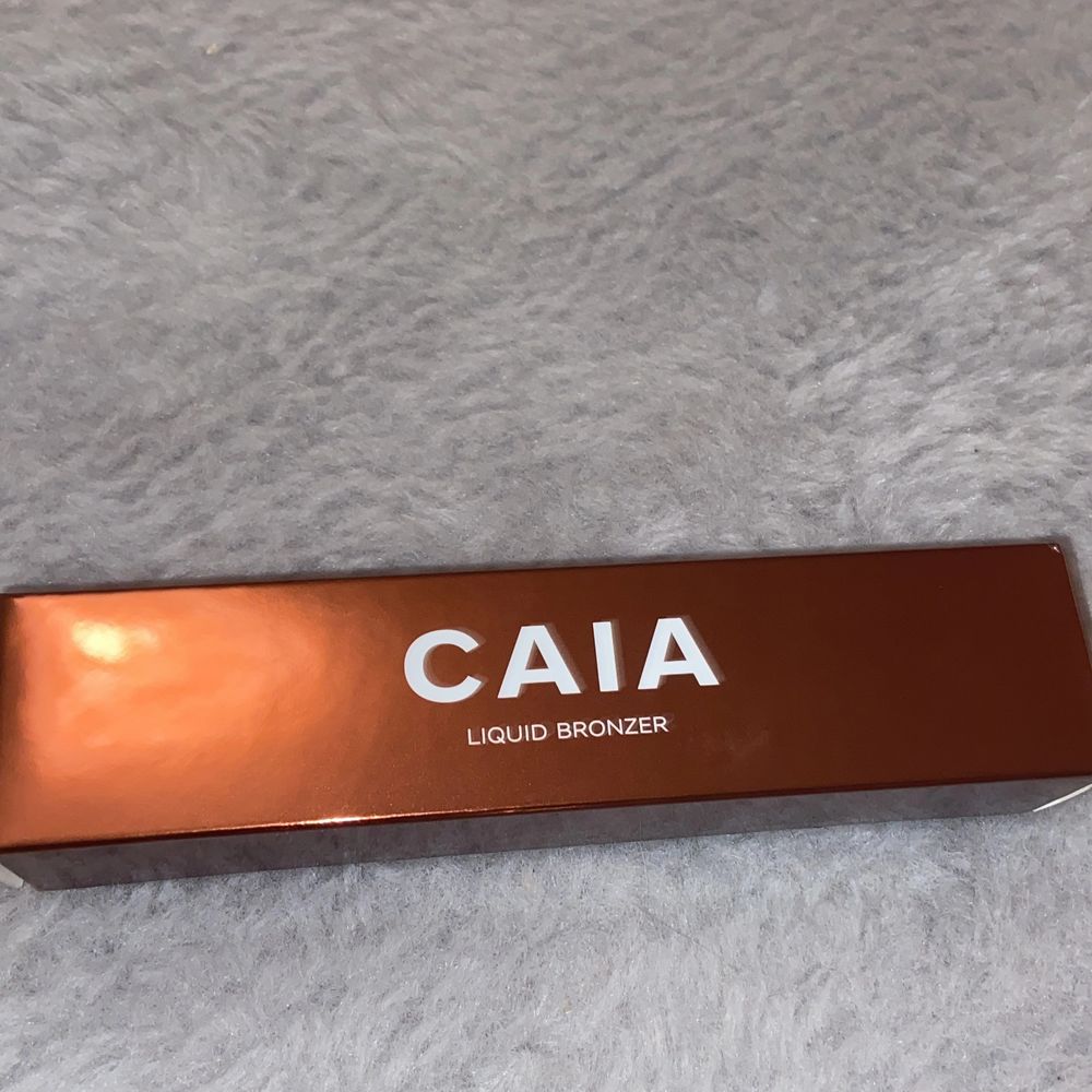 Säljer denna bronzern från CAIA i färg MAUI för att jag beställde fel färg. Helt ny, köpte för 295kr säljer för 200kr ink frakt!. Övrigt.