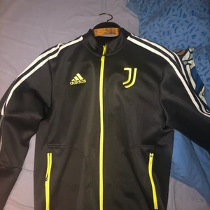 Juventus Kofta - storlek S oanvänd 