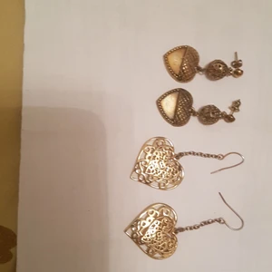 Örhängen guldfärgad  - Fint örhengen guldfärgad metall.  50kr plus frak 